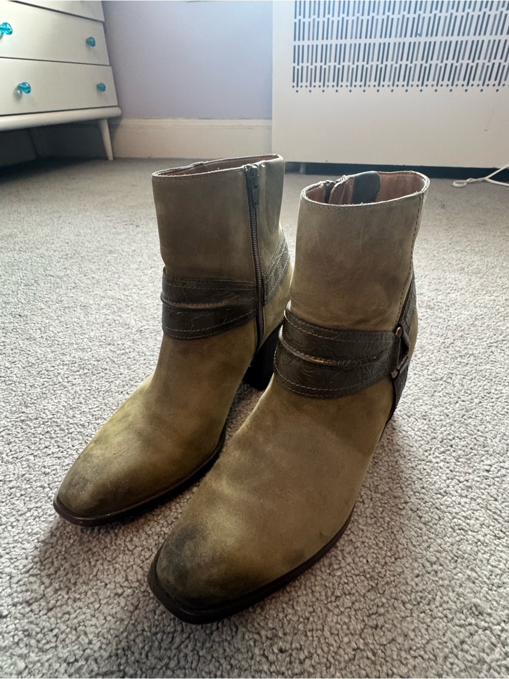 Vionic Carnelia Boots Olive Green Size 10